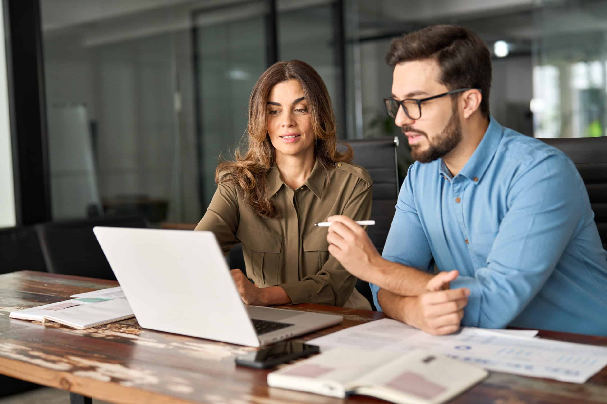 AdobeStock_726623392-consulting